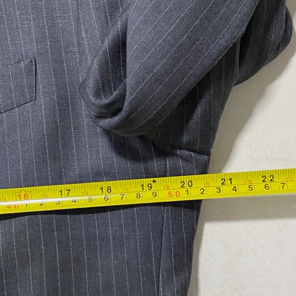 John Varvatos Star Men Delancy Pinstripe Wool Blazer Gray, 44R - Picture 12 of 15